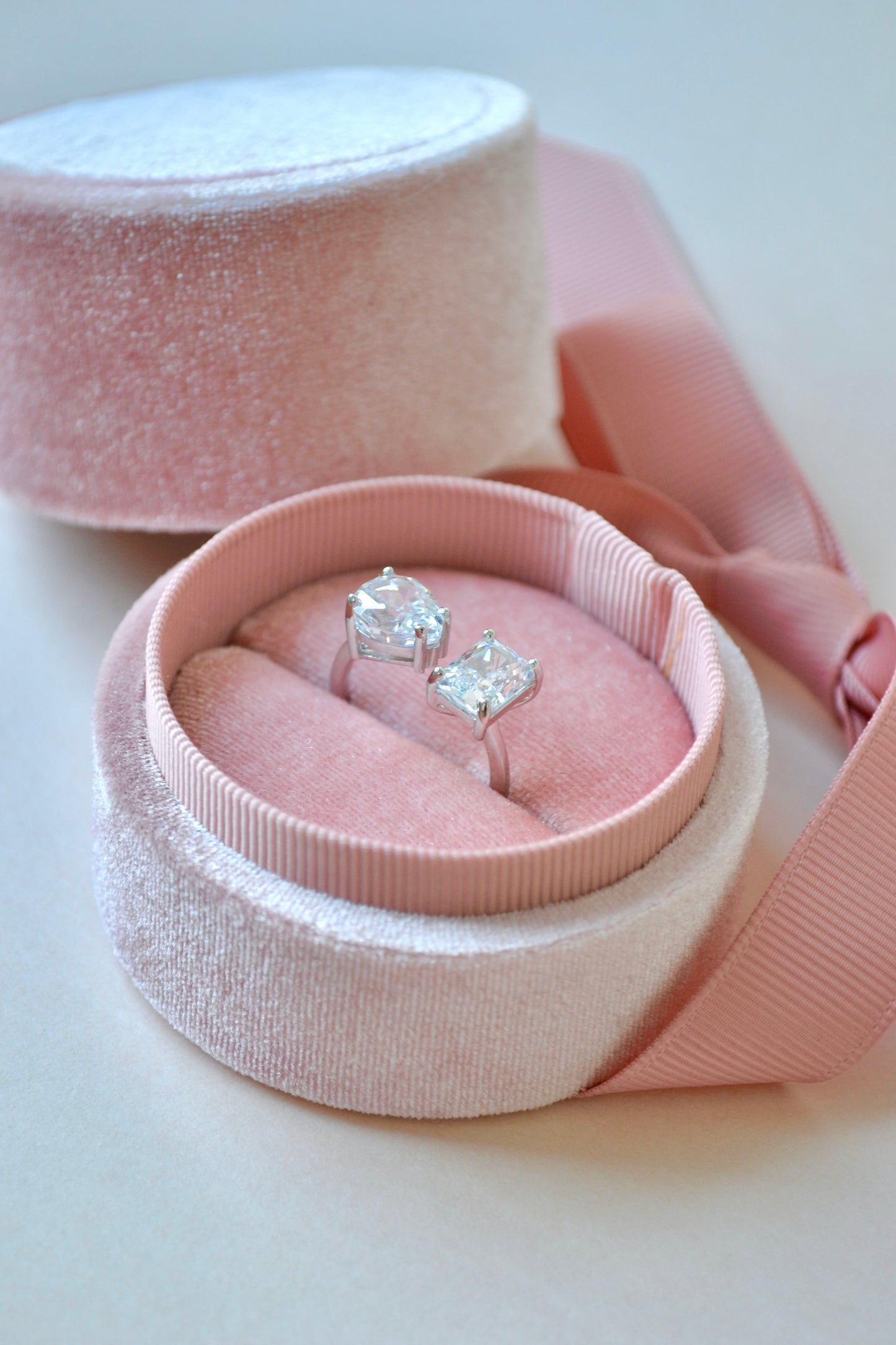 Kylie Jenner Toi et Moi ring adjustable 925 sterling silver ring emerald cut pear cut diamond ring cubic zirconia