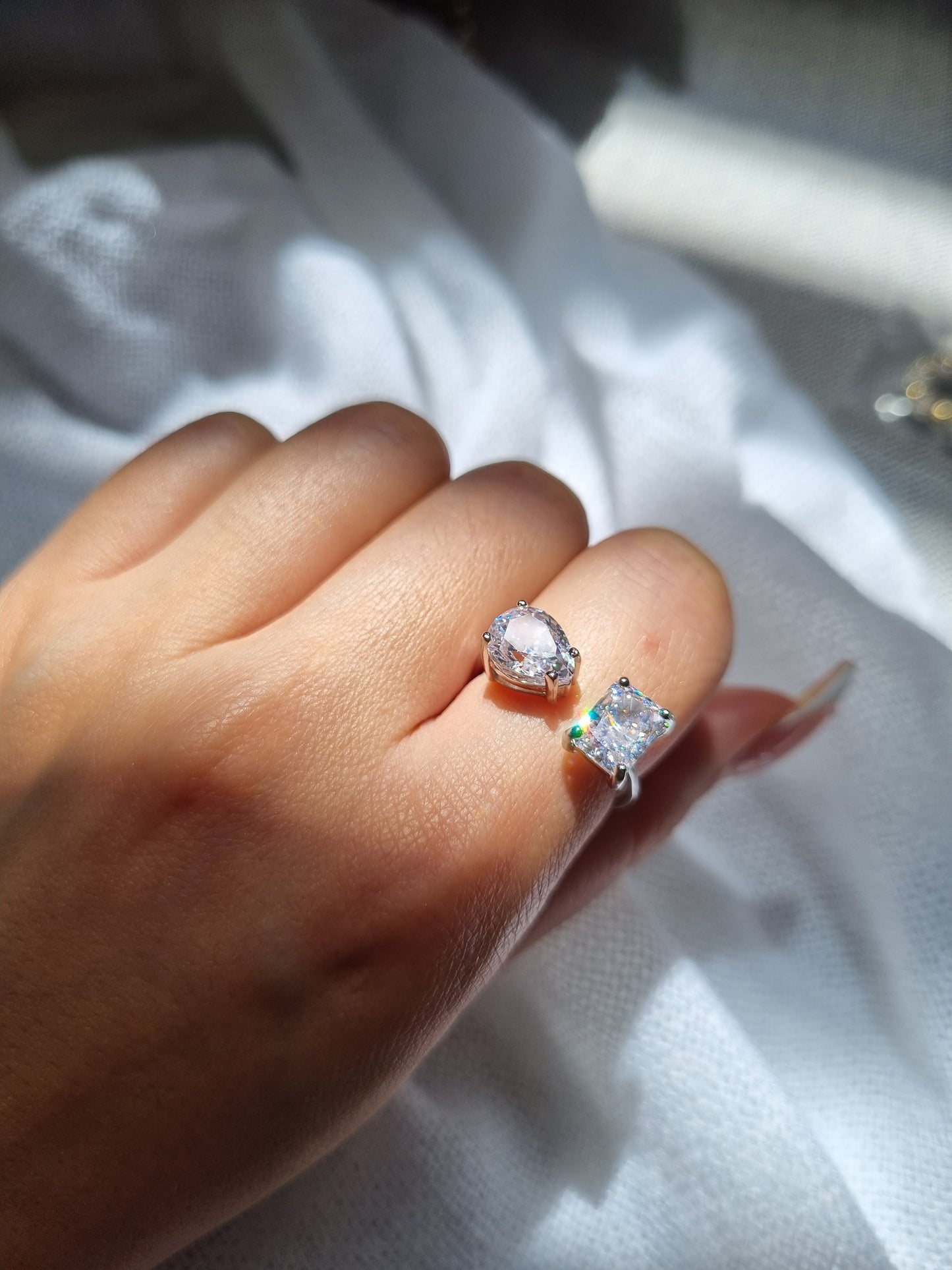 Kylie Jenner Toi et Moi ring adjustable 925 sterling silver ring emerald cut pear cut diamond ring cubic zirconia